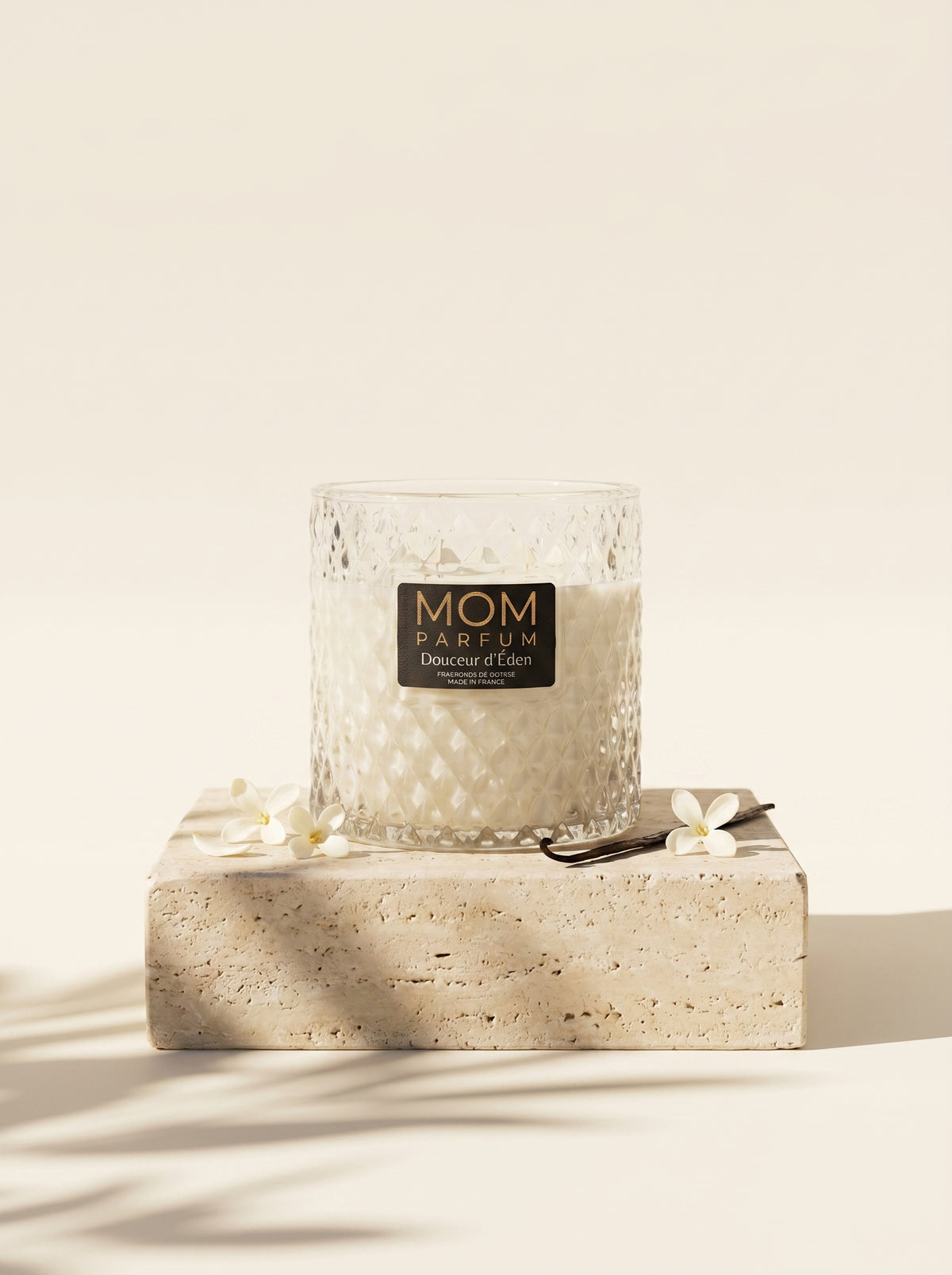 Douceur d'Eden — bougie artisanale coulée à la main à Lançon-de-Provence | MOM PARFUM