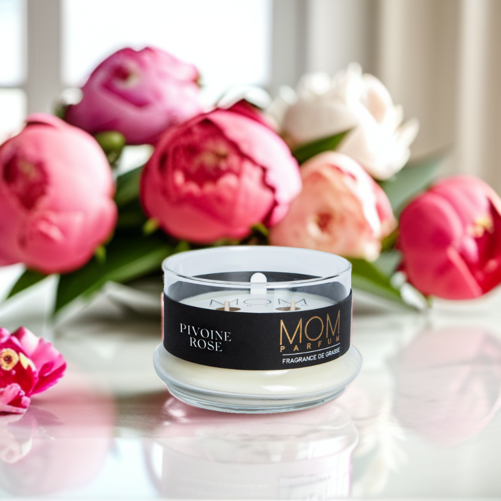 BOUGIE PARFUMÉE SIGNATURE ROSE PIVOINE COQUELICOT AVEC CLOCHE